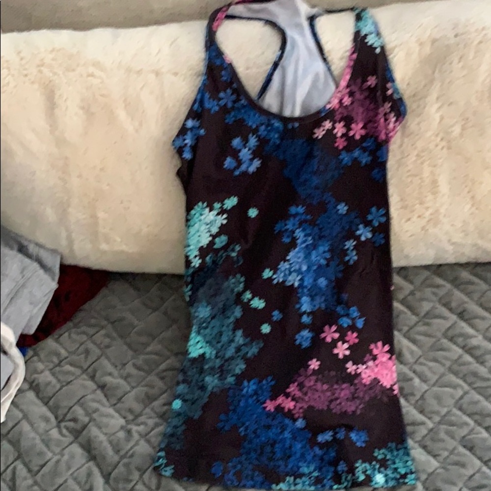 Lululemon tank